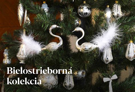 Tradičné slamené vianočné ozdoby a oriešky