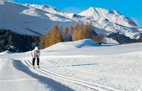 ilustračné foto šitia a riasenia tylu