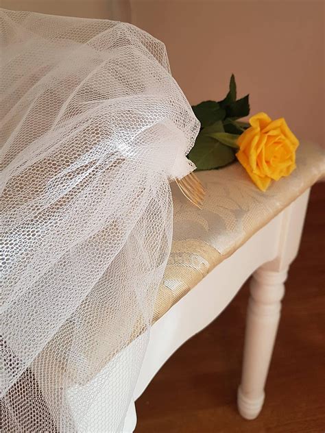 farebné závoje na rozlúčku so slobodou