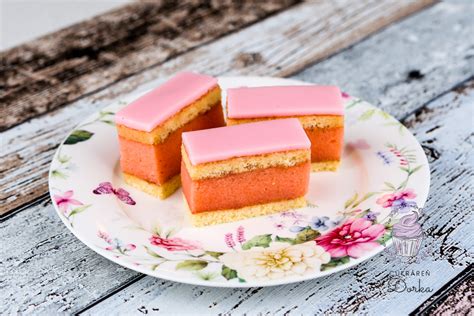 Fotografia: Krásne naaranžované punčové rezy s ružovou polevou