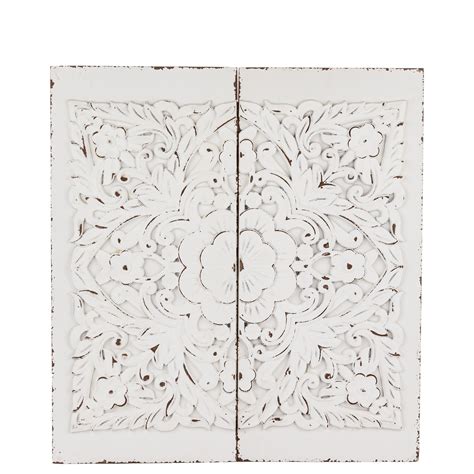 Dekorácie v rustikálnom a vintage štýle s drevenými a čipkovanými prvkami