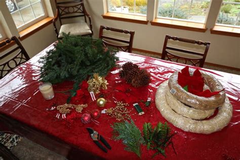 Postup pripevňovania konárov na základ venca