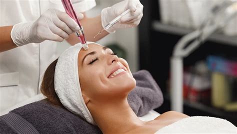 Infografika vysvetľujúca proces mezoterapie DermaPen