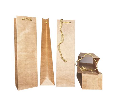 Rozvešané očíslované papierové vrecúška na vetve