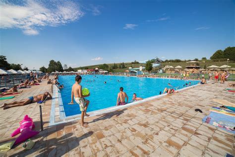 Areál rekreačného zariadenia Margita-Ilona s bazénmi a zeleňou