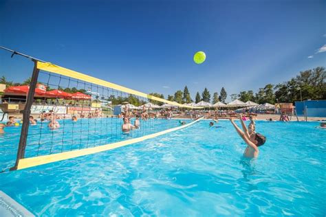 Ilustračná fotografia bazénov na kúpalisku Margita-Ilona