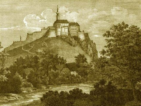 Portrét Jozefa Hlavatého alebo historická fotografia kostola v Štefultove z jeho éry