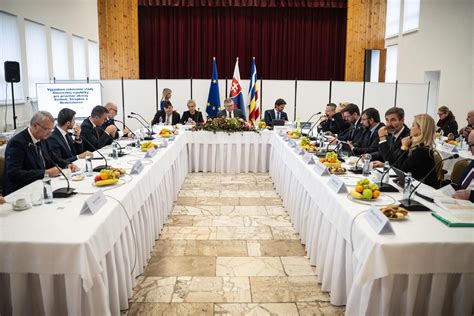 Tematické foto: rokovanie vlády alebo parlamentu