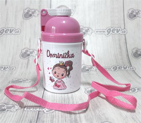 Koláž personalizovaných darčekov (hrnček, tričko, fľaša)