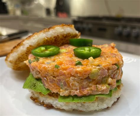 Ukážka rôznych cateringových možností: burgery, sushi pripravené naživo, bufet