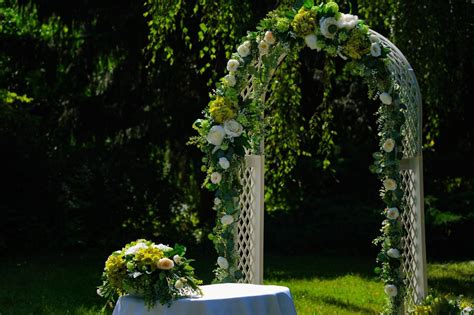 svadobný altánok v záhrade hotela Kamila