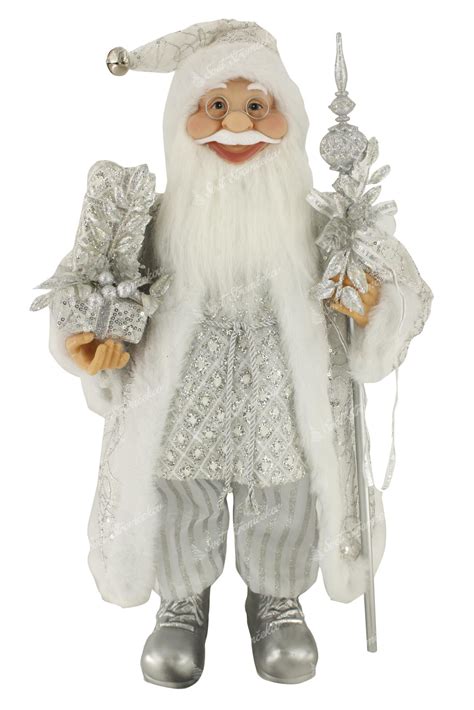 Inšpirácia pre vianočné dekorácie v bielej a striebornej farbe