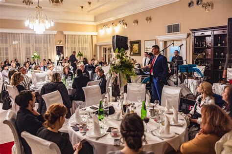 Fotografia z gala večera s politikmi a podnikateľmi