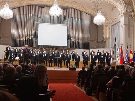 Tematické foto oslavy jubilea alebo slávnostného príhovoru