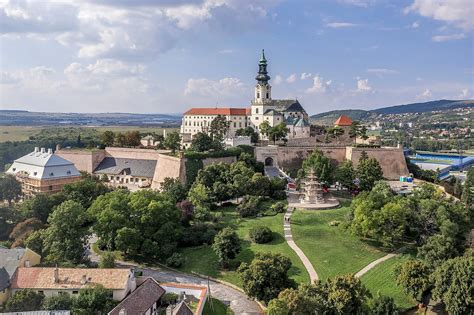Panoráma Českých Budějovíc s Čiernou vežou a námestím