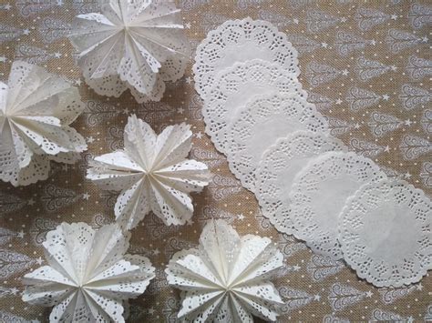 Schéma skladania vločky z papierových roliek