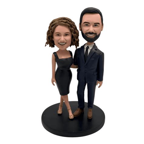 Tematická ilustrácia svadobného páru a hostí v elegantnom oblečení