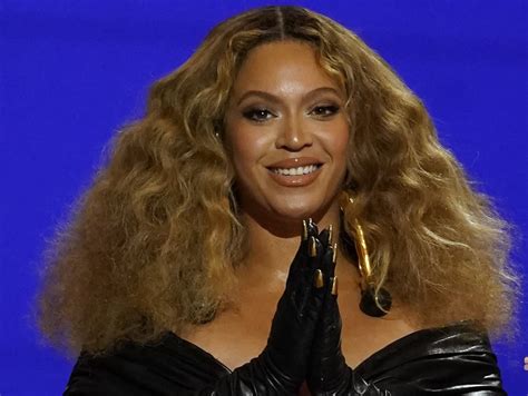 Beyoncé vystupujúca na koncerte