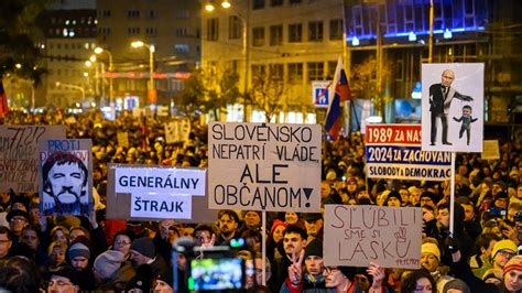 Záber z ekumenickej bohoslužby v Bratislave pri príležitosti 30. výročia Nežnej revolúcie