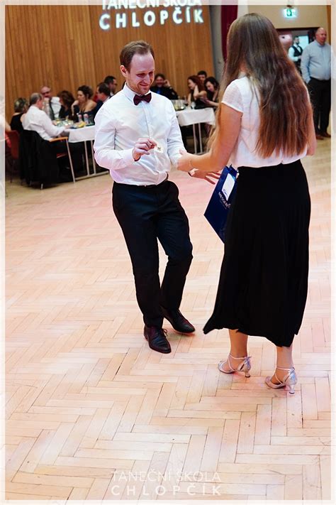 Nákres rozloženia priestoru pre ples (tanec, pódium, stoly)