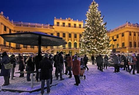 Fotografia: Vianočné osvetlenie a trhy na zámku Schönbrunn vo Viedni