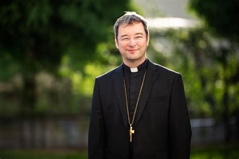 Fotografia: Mons. Marek Forgáč počas biskupskej vysviacky