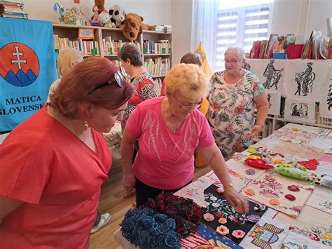 Rôzne príklady ručných dekorácií a vystrihovačiek