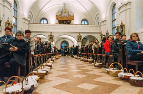 Fotografia posväcovania veľkonočných pokrmov v gréckokatolíckej cirkvi