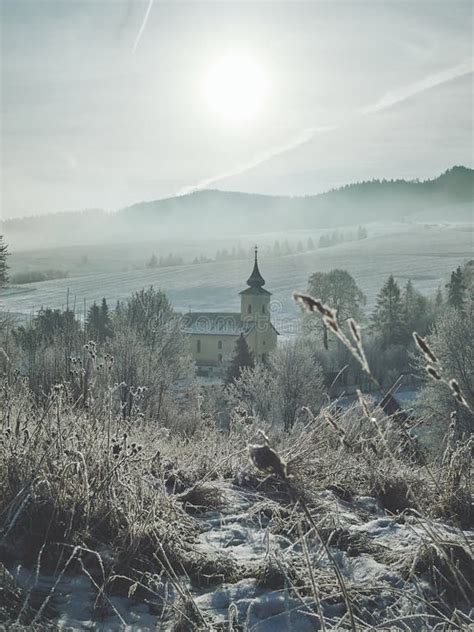 Tematická fotografia Hradu Ľupča v zimnej krajine