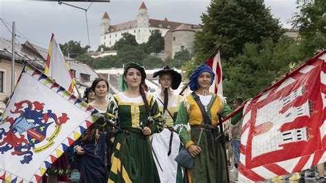 Festival vo Vyšehrade s ukážkami sokoliarstva