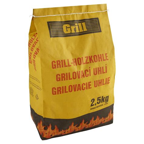 Infografika procesu filtrácie whisky cez drevené uhlie