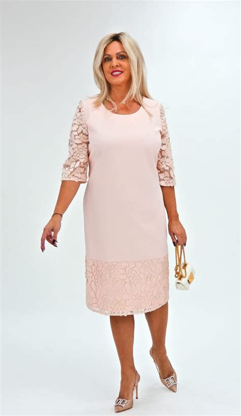 Matka nevesty pri výbere šiat