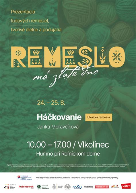 Detail drevenej rezby zobrazujúcej tradičné slovenské remeslo.