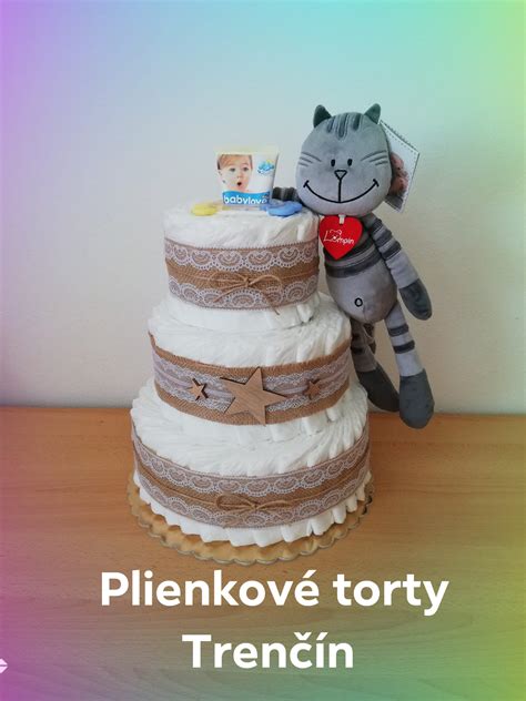 Dvojitá torta, jedna s modrými a druhá s hnedými prvkami, pre chlapčeka