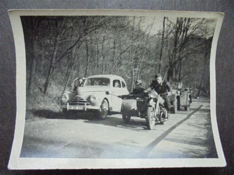 Dobové foto zákopovej vojny