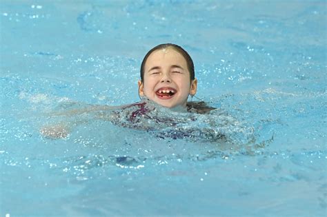 Deti pri plaveckom výcviku