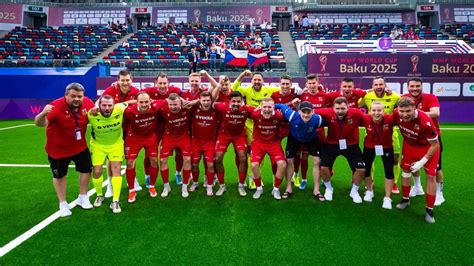 Tematické foto: hráči Českej republiky oslavujú postup na MS vo futbale