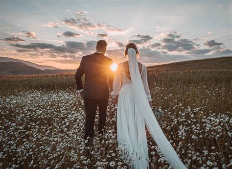 Detailná fotografia bohato zdobenej židovskej svadobnej zmluvy (ketuba)