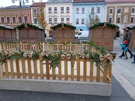 Tematická fotografia historického centra Skalice s výzdobou (napr. vianočnou)