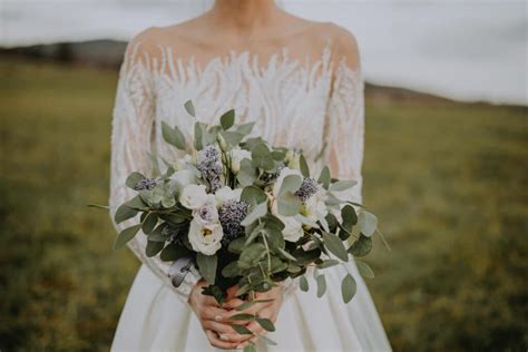 Boho kytica nevesty s pampovou trávou, eukalyptom a divými kvetmi