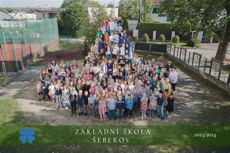 Nová budova školy v Papradne z roku 1957