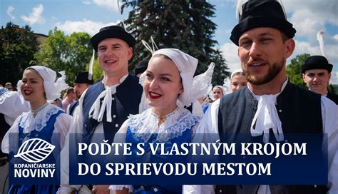 Ilustračná fotografia krojovaného sprievodu na folklórnom festivale