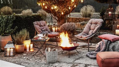 svadba pri ohni s romantickou atmosférou