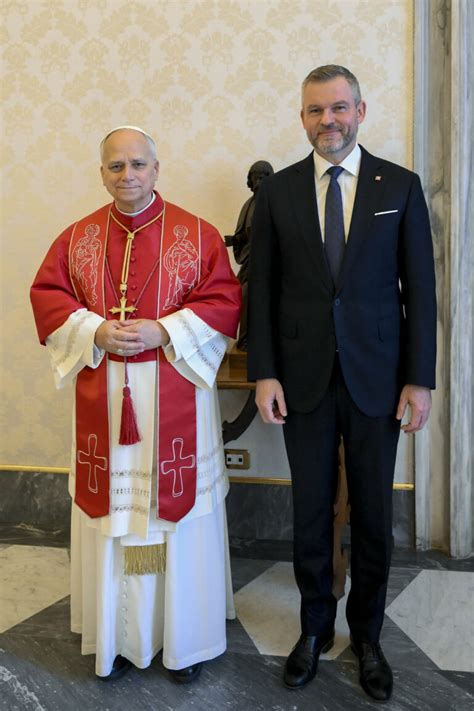 Prezident Andrej Kiska a pápež František počas audiencie