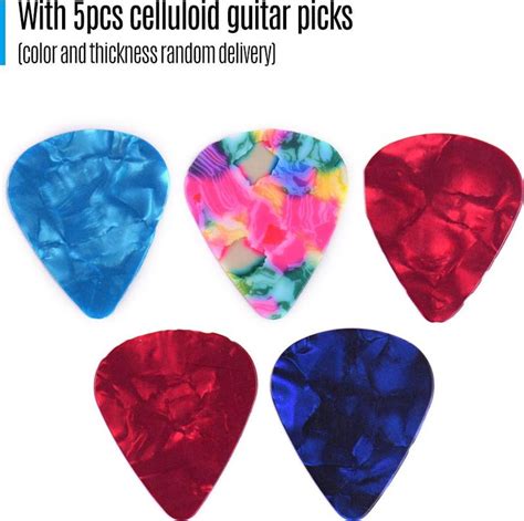 Farebné gitarové trsátka usporiadané v držiaku alebo s personalizovaným dizajnom.