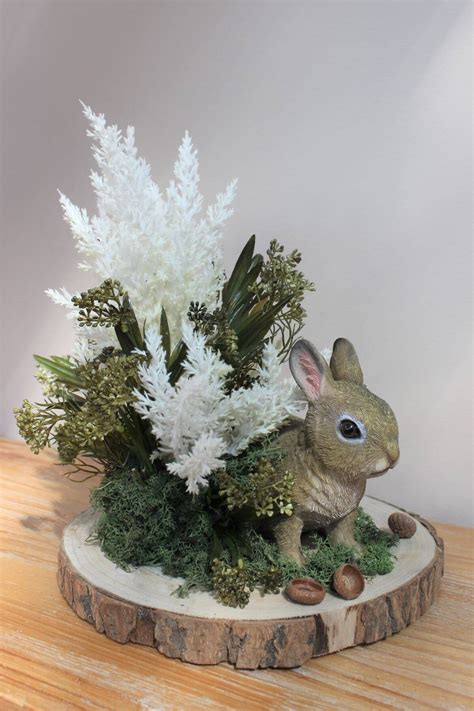 Dekorácia na stôl s využitím starého servírovacieho podnosu