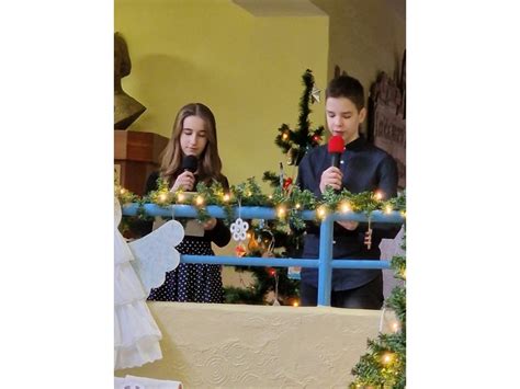 deti recitujú básničku na vianočnej besiedke