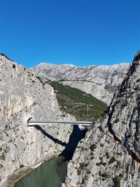 Fotografia kaňonu rieky Tara s mostom