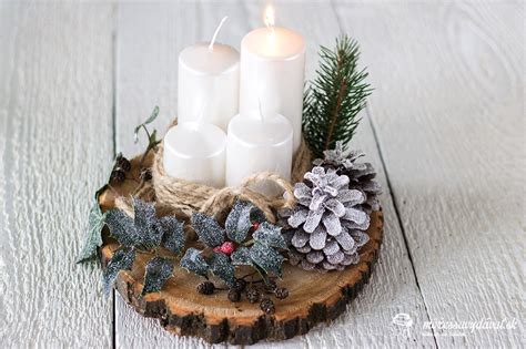 Koláž s vyobrazením materiálov pre DIY adventný veniec