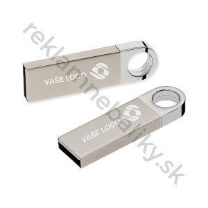 Ilustrácia: Personalizovaný USB kľúč v tvare kľúčenky s gravírovaním